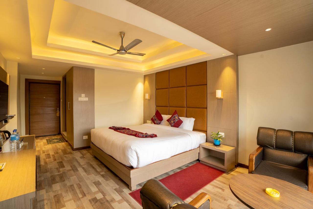 Avocado Orchid Resort Hetauda Buitenkant foto
